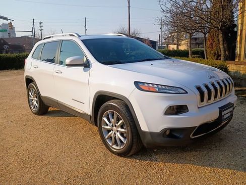 Used 2018 Jeep Cherokee Limited AWD/4WD image 15