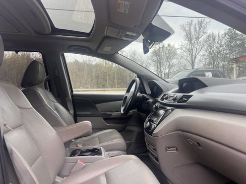Used 2016 Honda Odyssey Touring Elite image 19