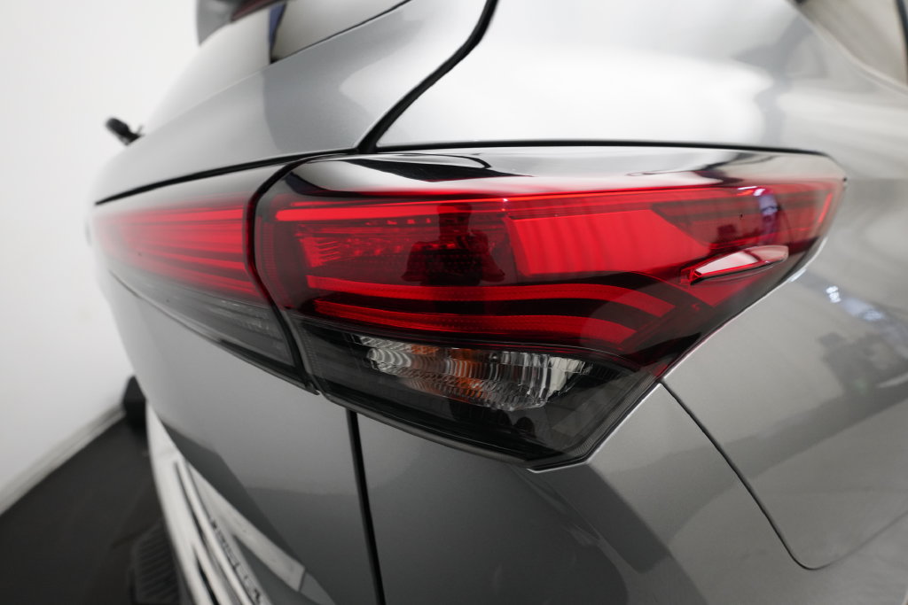 Used 2021 Toyota Highlander Limited AWD/4WD image 32
