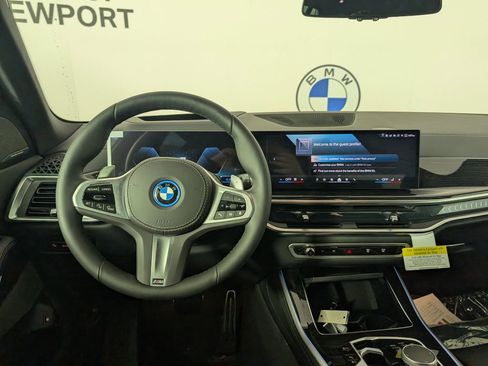 New 2026 BMW X5 xDrive50e w/ M Sport Package image 18