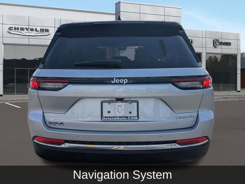 Used 2025 Jeep Grand Cherokee Limited image 4