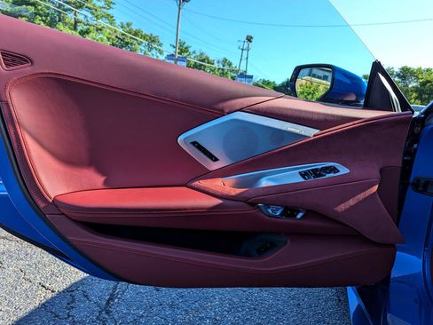 Used 2021 Chevrolet Corvette Stingray Premium Cpe w/ Z51 Performance Package image 11