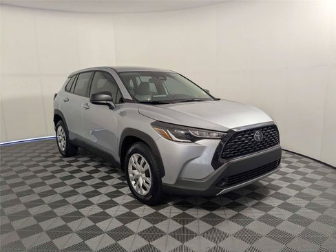 Certified 2023 Toyota Corolla Cross L FWD image 3