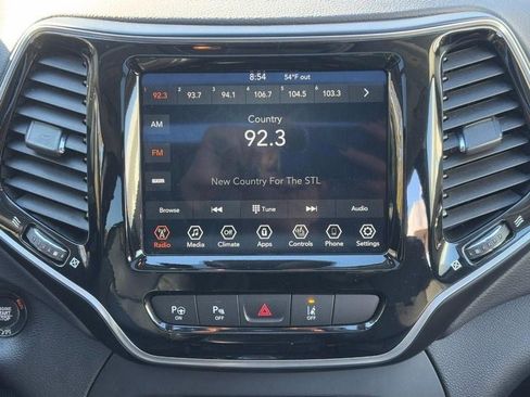 Used 2021 Jeep Cherokee Limited image 13