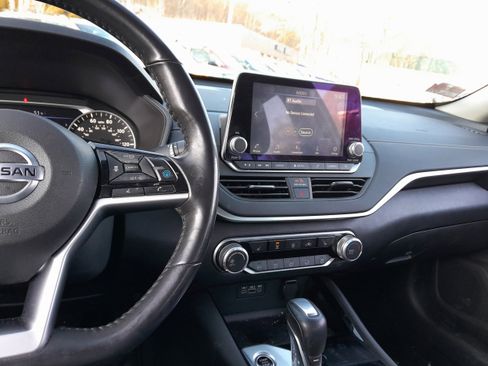 Used 2021 Nissan Altima 2.5 SV w/ SV Premium Package image 16