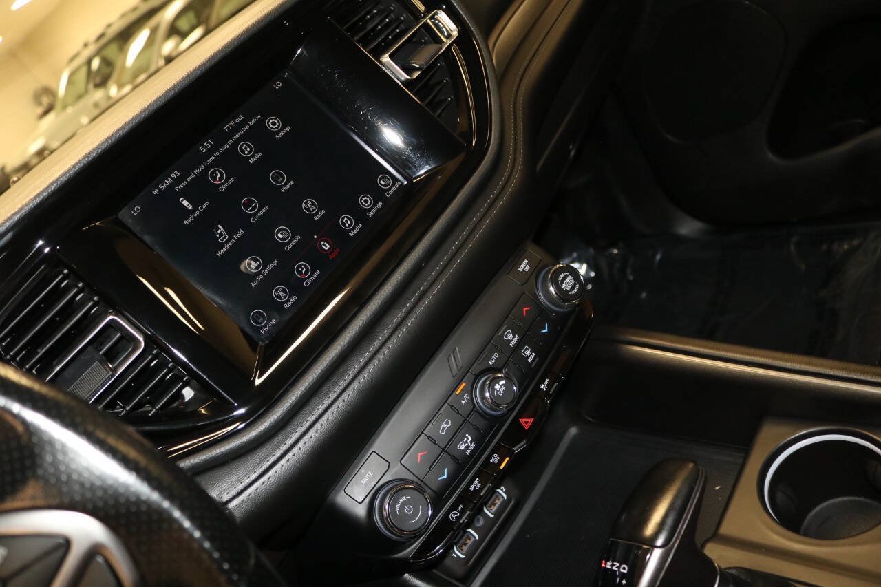 Used 2021 Dodge Durango SXT w/ 3rd Row Seating Group AWD/4WD image 32