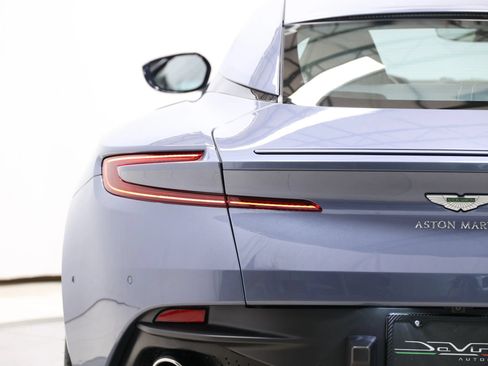 Used 2019 Aston Martin DB11 Coupe RWD image 59