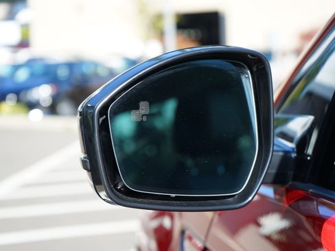 Used 2024 Land Rover Discovery Sport S image 16