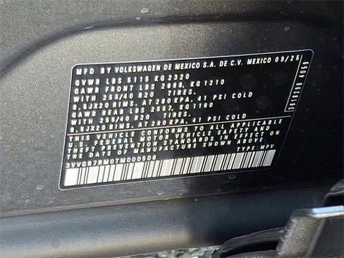 New 2026 Volkswagen Tiguan SE R-Line image 11