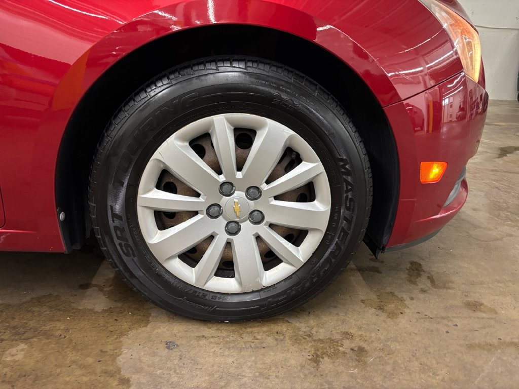 Used 2011 Chevrolet Cruze LT FWD image 36