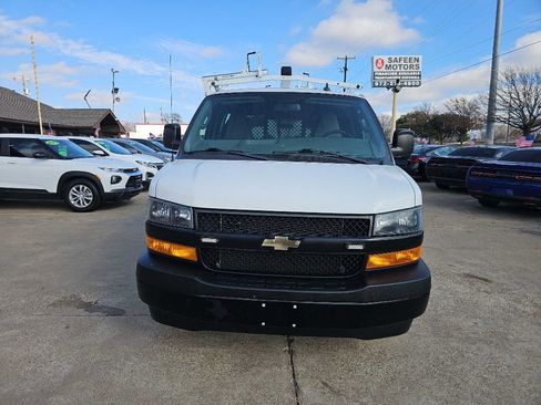 Used 2019 Chevrolet Express 2500 w/ Driver Convenience Package image 4
