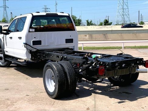 New 2025 Ford F450 XL image 3