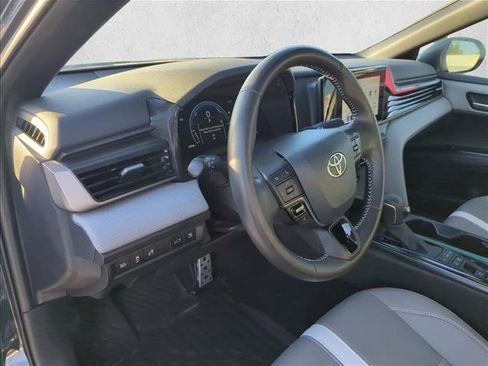 Used 2025 Toyota Camry SE w/ Convenience Package FWD image 12