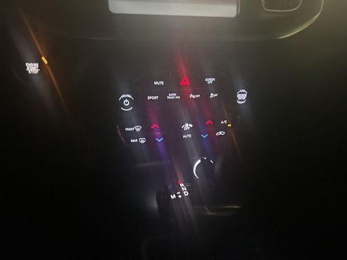 Used 2019 Dodge Charger GT image 11