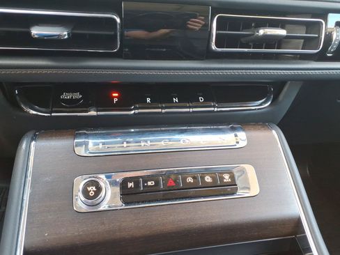 Used 2025 Lincoln Aviator Reserve w/ Equipment Group 201A AWD/4WD image 11