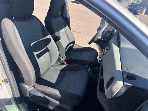 Used 2016 Toyota Yaris L FWD image 13