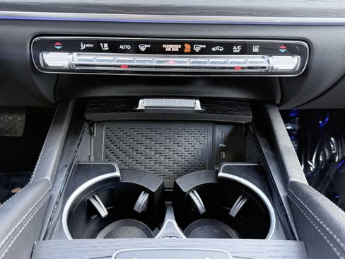 Used 2025 Mercedes-Benz GLE 450e 4MATIC w/ AMG Line Exterior image 82