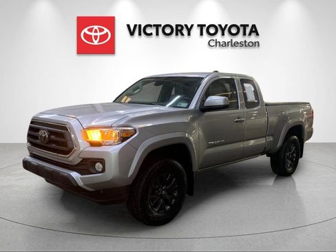 Used 2022 Toyota Tacoma SR5 w/ SR5 Appearance Package (SM) AWD/4WD image 1