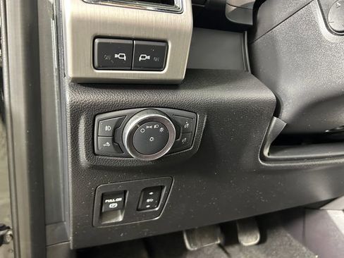 Used 2018 Ford F150 Platinum w/ Equipment Group 701A Luxury AWD/4WD image 20