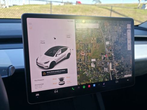 Used 2021 Tesla Model Y Long Range image 15