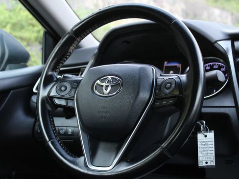 Used 2020 Toyota Camry SE FWD image 20