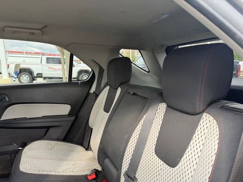 Used 2010 Chevrolet Equinox LS image 4