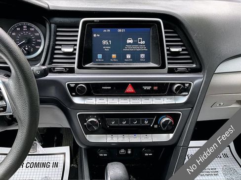 Used 2018 Hyundai Sonata SE FWD image 5
