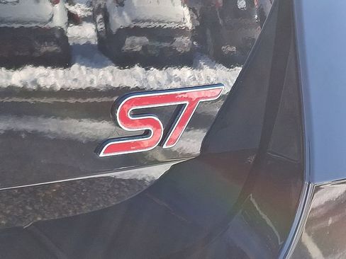 Used 2025 Ford Explorer ST image 33