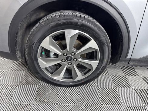 Used 2024 Ford Escape Platinum image 9