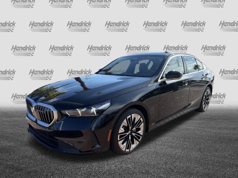 Certified 2026 BMW 530i RWD image 5