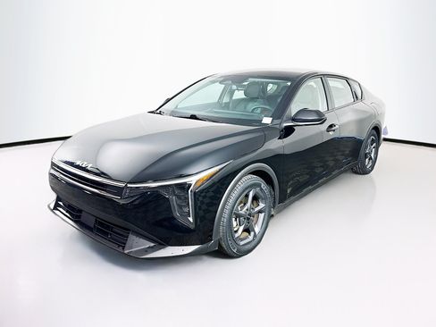 Used 2025 Kia K4 FWD image 3
