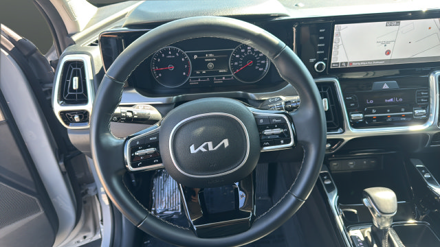 Certified 2022 Kia Sorento SX FWD image 16