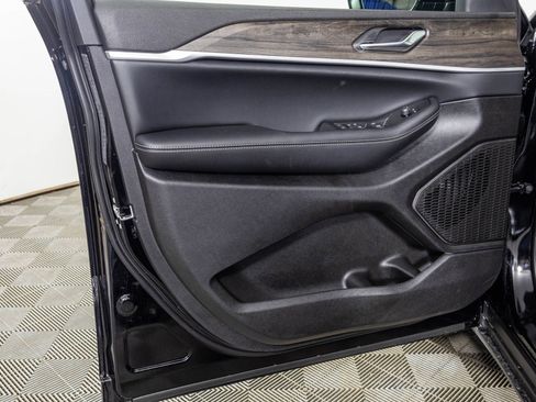 New 2026 Jeep Grand Cherokee Altitude image 36