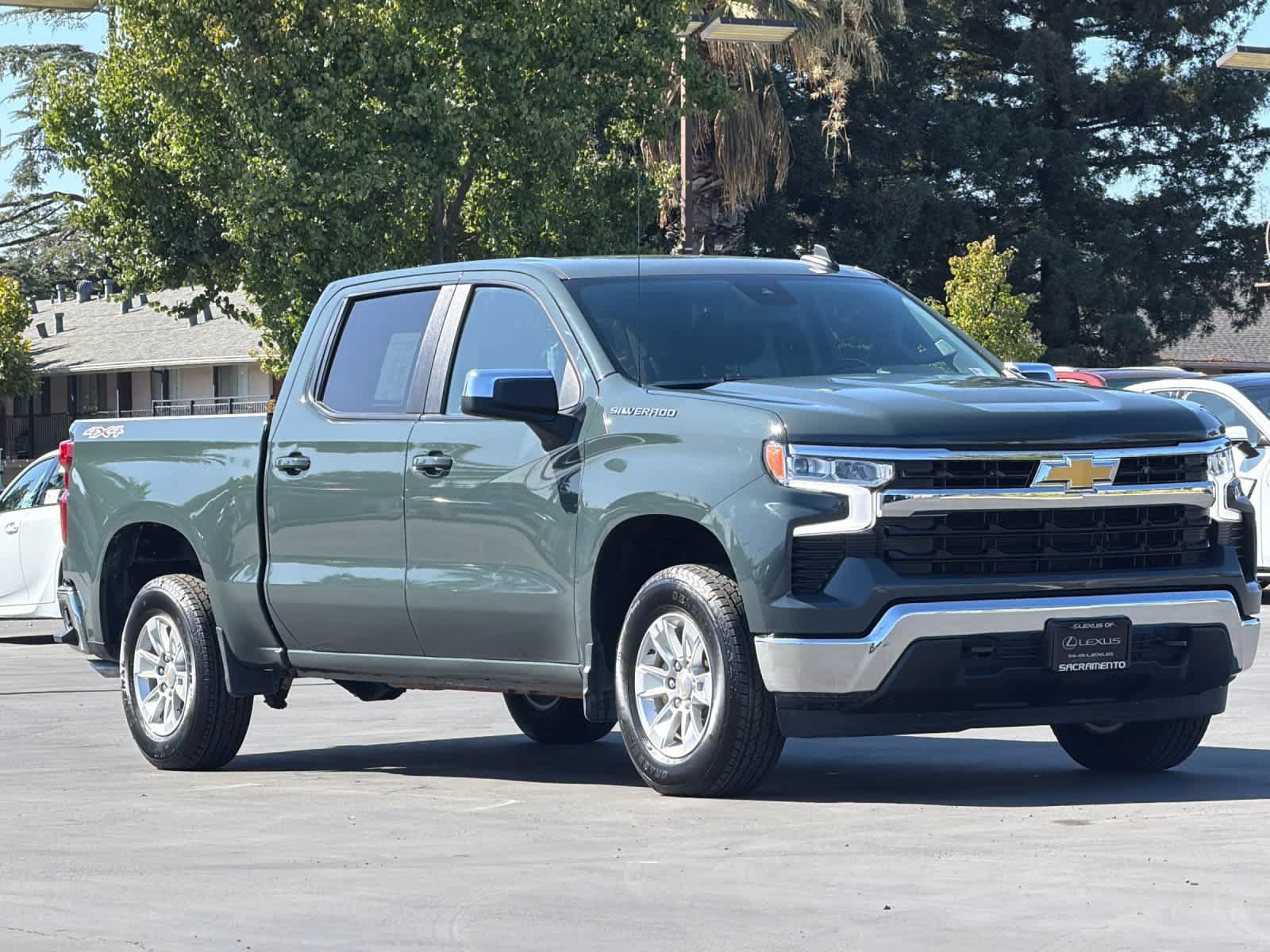 Used 2025 Chevrolet Silverado 1500 LT AWD/4WD image 5