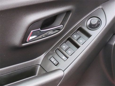 Certified 2020 Chevrolet Trax LS w/ Tint and Cruise Package image 21