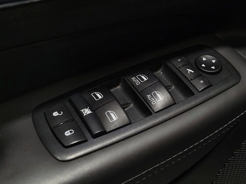 Used 2020 Jeep Grand Cherokee Overland image 27