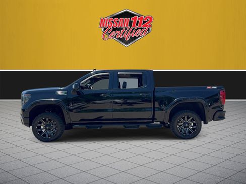 Used 2023 GMC Sierra 1500 AT4 w/ AT4 Premium Package AWD/4WD image 4