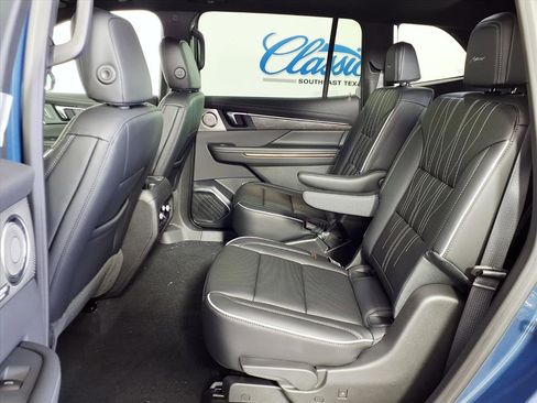 New 2026 Buick Enclave Avenir image 19