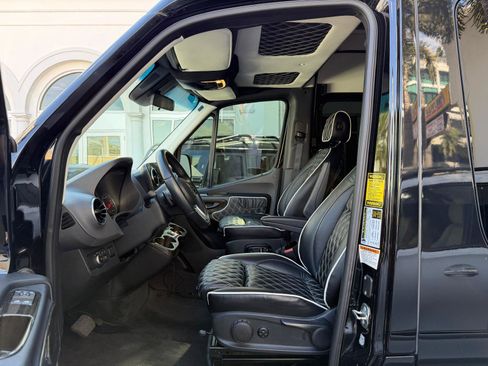 Used 2020 Mercedes-Benz Sprinter 2500 image 29