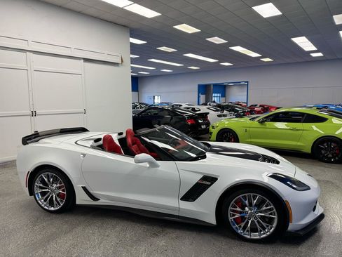 Used 2015 Chevrolet Corvette Z06 w/ 3LZ Preferred Equipment Group RWD image 5