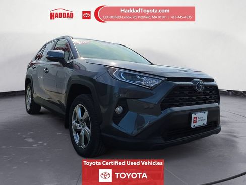 Certified 2021 Toyota RAV4 XLE Premium AWD/4WD image 8