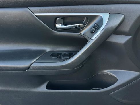 Used 2018 Nissan Altima 2.5 SV image 14