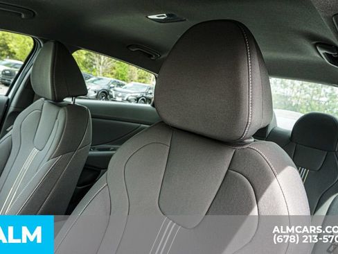Used 2025 Hyundai Elantra Sport image 18
