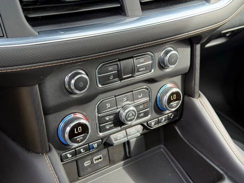 Used 2024 GMC Yukon AT4 w/ AT4 Premium Package AWD/4WD image 37