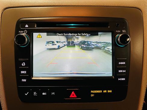 Used 2014 Chevrolet Traverse LS FWD image 22