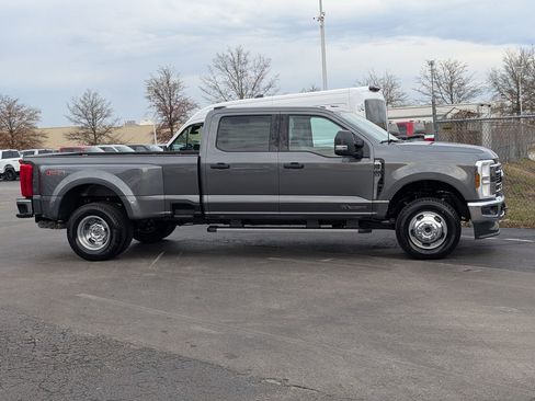 New 2026 Ford F350 XLT image 3