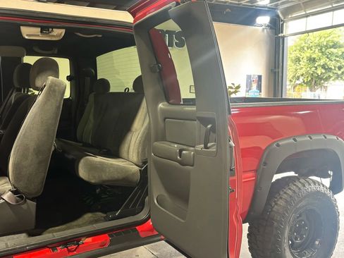 Used 2003 Chevrolet Silverado 1500 LS w/ Off-Road Package image 12