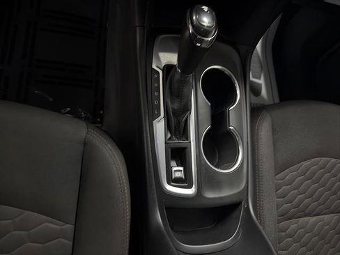 Used 2019 Chevrolet Equinox LT FWD image 17