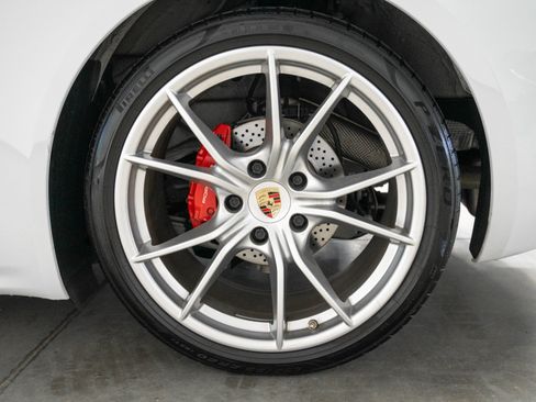 Used 2018 Porsche 718 Boxster S RWD image 10