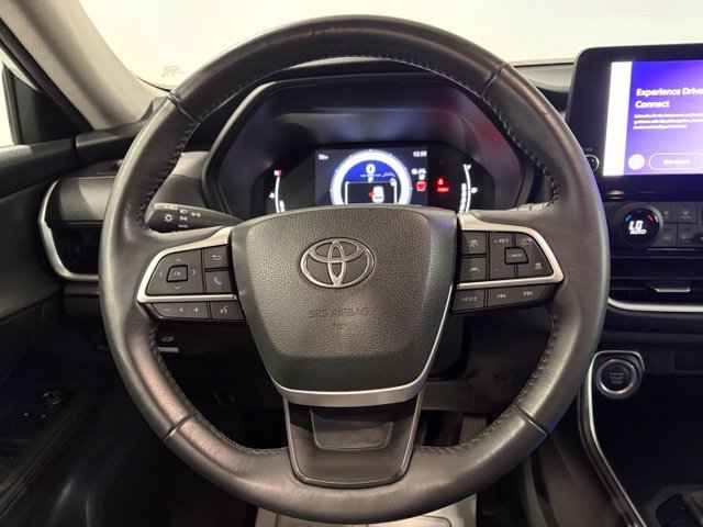 Used 2024 Toyota Grand Highlander AWD image 16